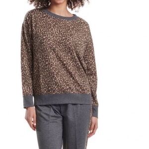 Splendid Lively Leopard Print Warmer Top